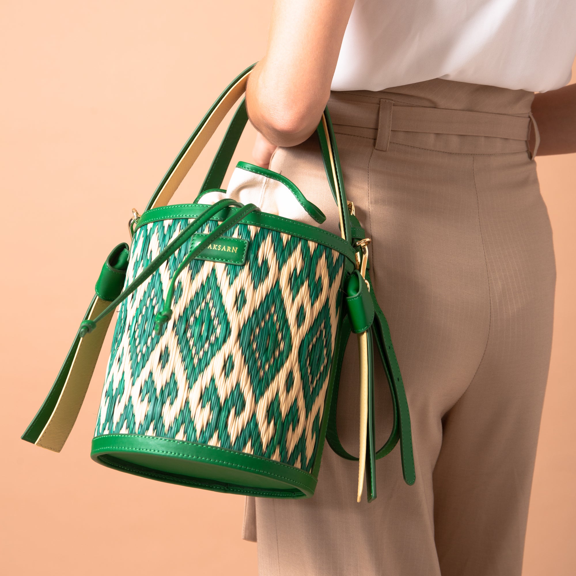 Bucket Bag from Handwoven Straw and Leather in Mix Black Green Orange /  Chaksarn - Shop Chaksarn Handbags & Totes - Pinkoi