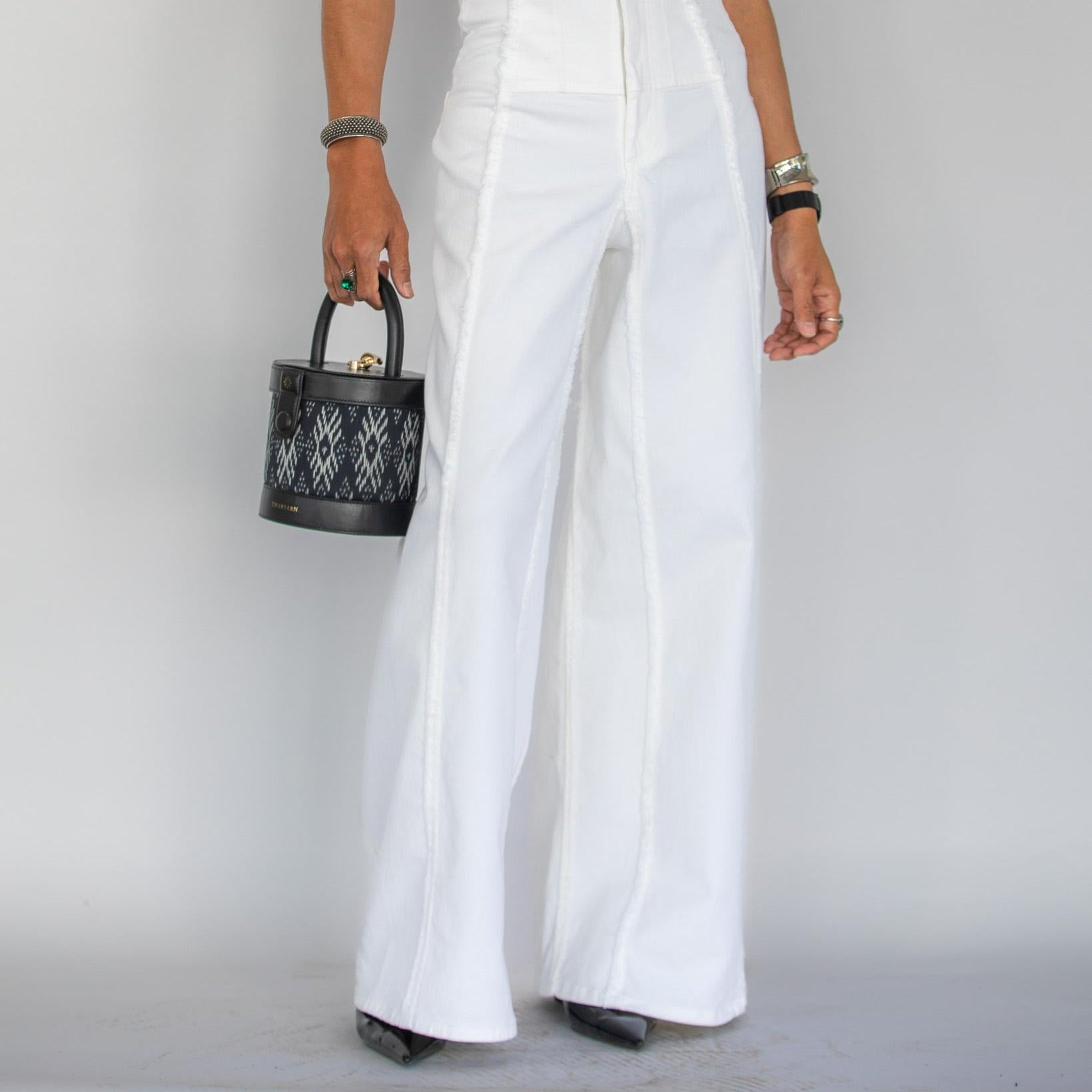 Chaksarn High - Waist Wide - Leg White Jeans - Unisex - Chaksarn